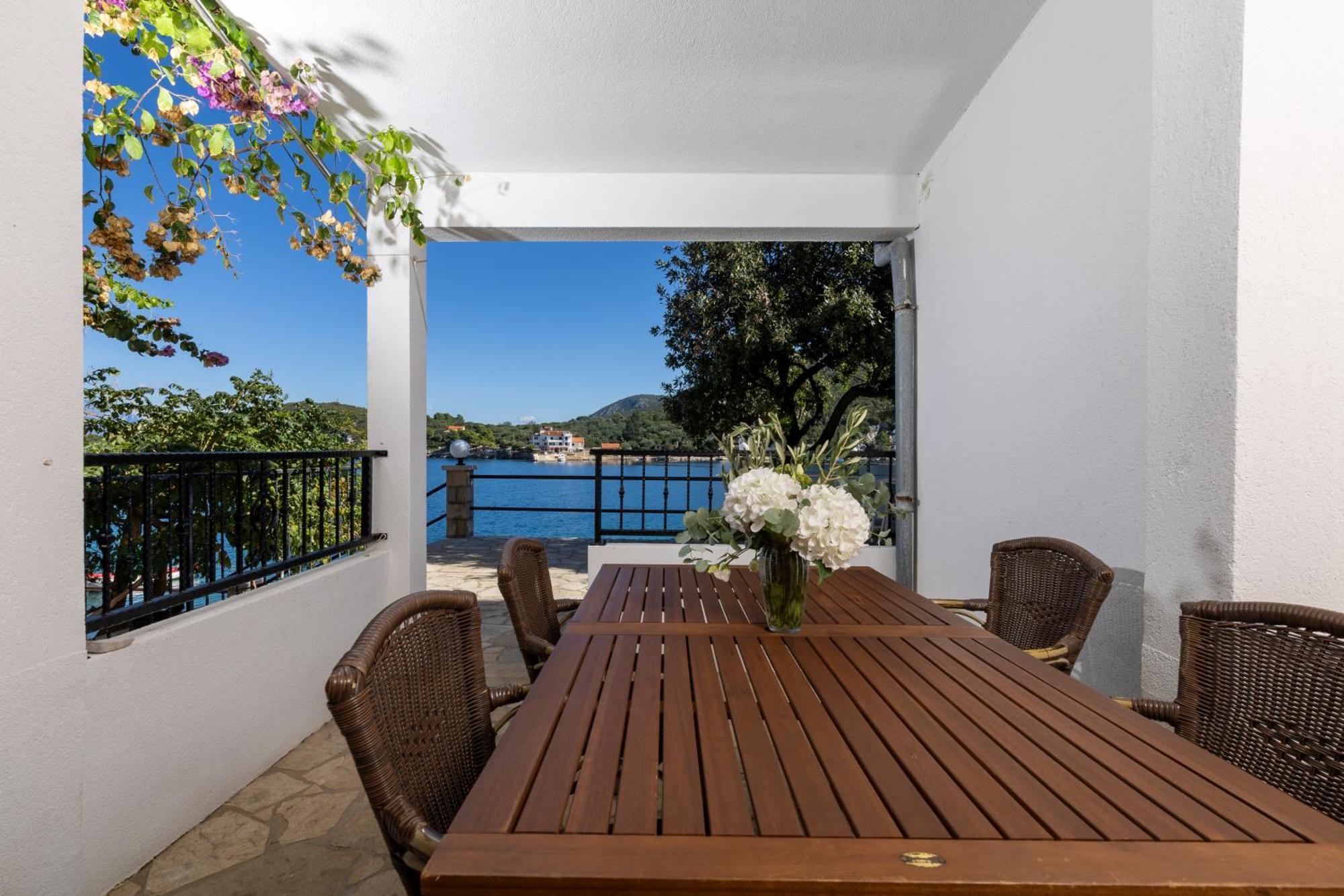 Apartmani Nikola Zastražišće Exterior foto