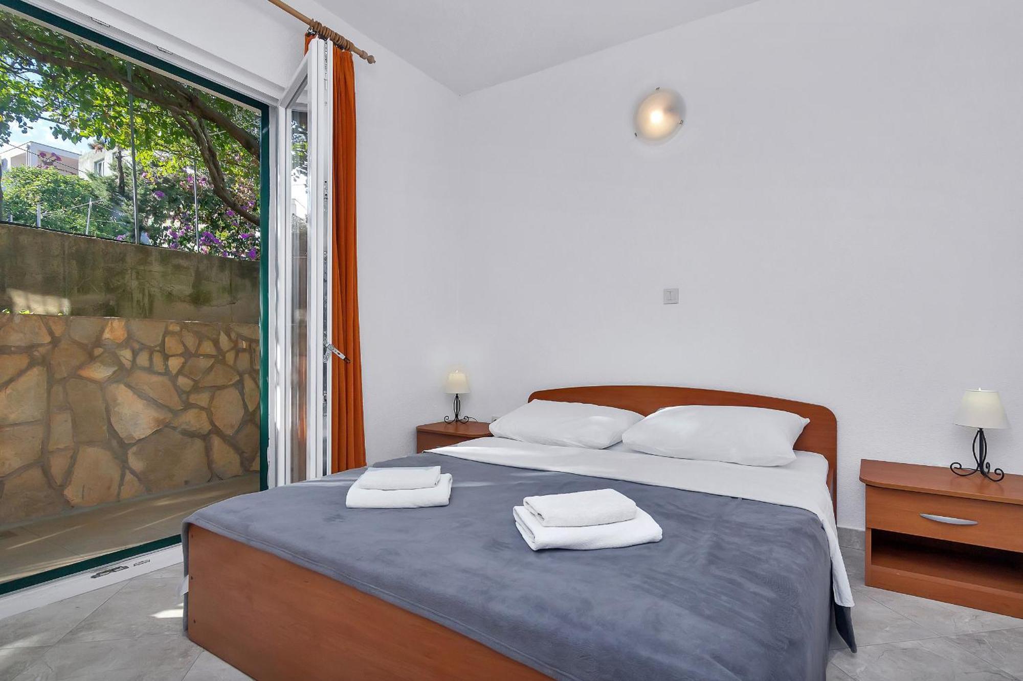 Apartmani Nikola Zastražišće Exterior foto