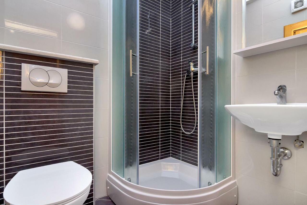 Apartmani Nikola Zastražišće Exterior foto